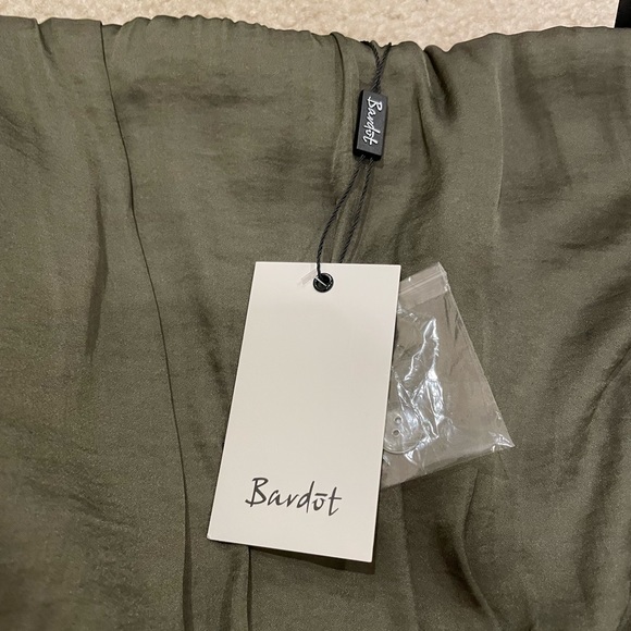 Bardot Caught Sleeve Playsuit Romper - Picture 3 of 6